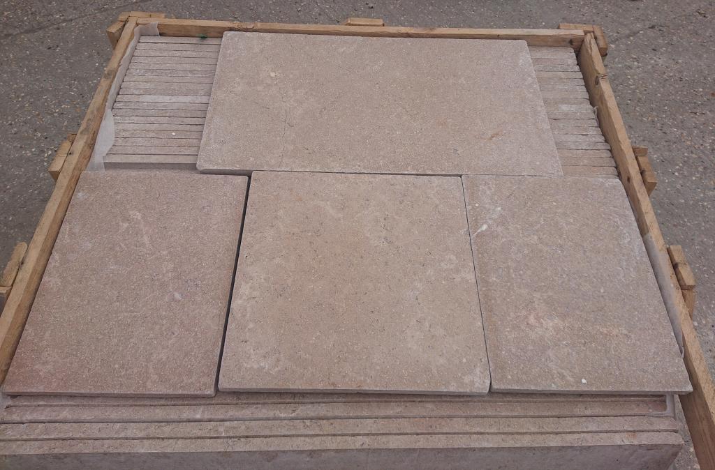 <p>New Limestone Flooring</p><p>6 size mix pack 20mm thick</p>